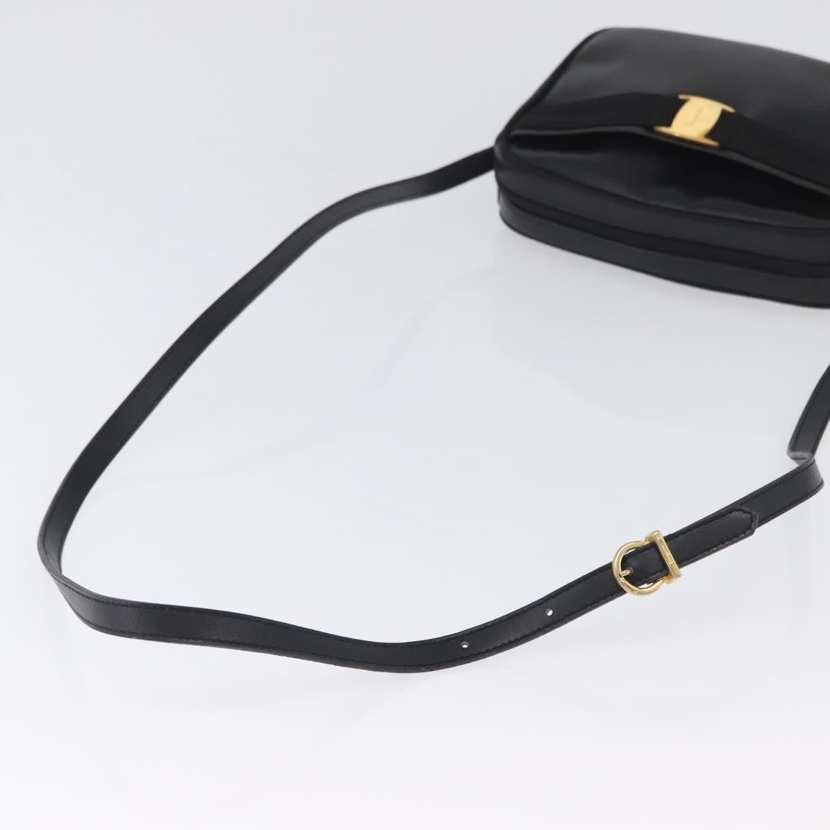 Salvatore Ferragamo Vara Bow camera Shoulder Bag - Brandsamsara