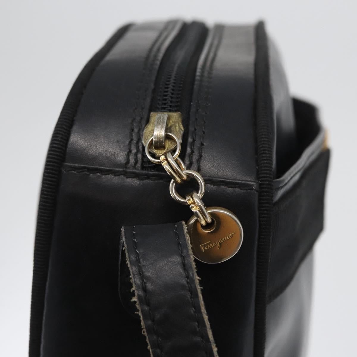 Salvatore Ferragamo Vara Bow camera Shoulder Bag - Brandsamsara