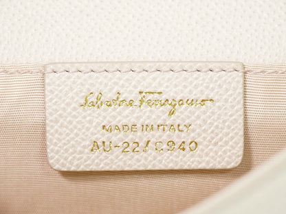 Salvatore Ferragamo Vara Bow Chain Flap Bag - Brandsamsara