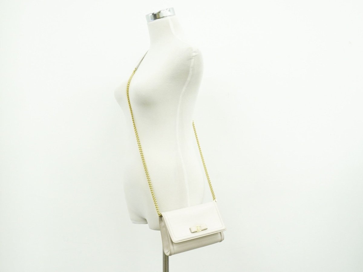 Salvatore Ferragamo Vara Bow Chain Flap Bag - Brandsamsara