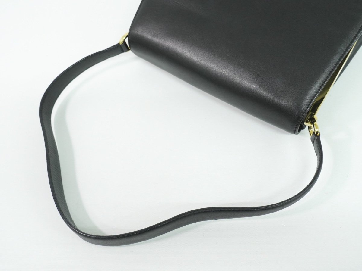 Salvatore Ferragamo Vintage Shoulder Bag - Brandsamsara