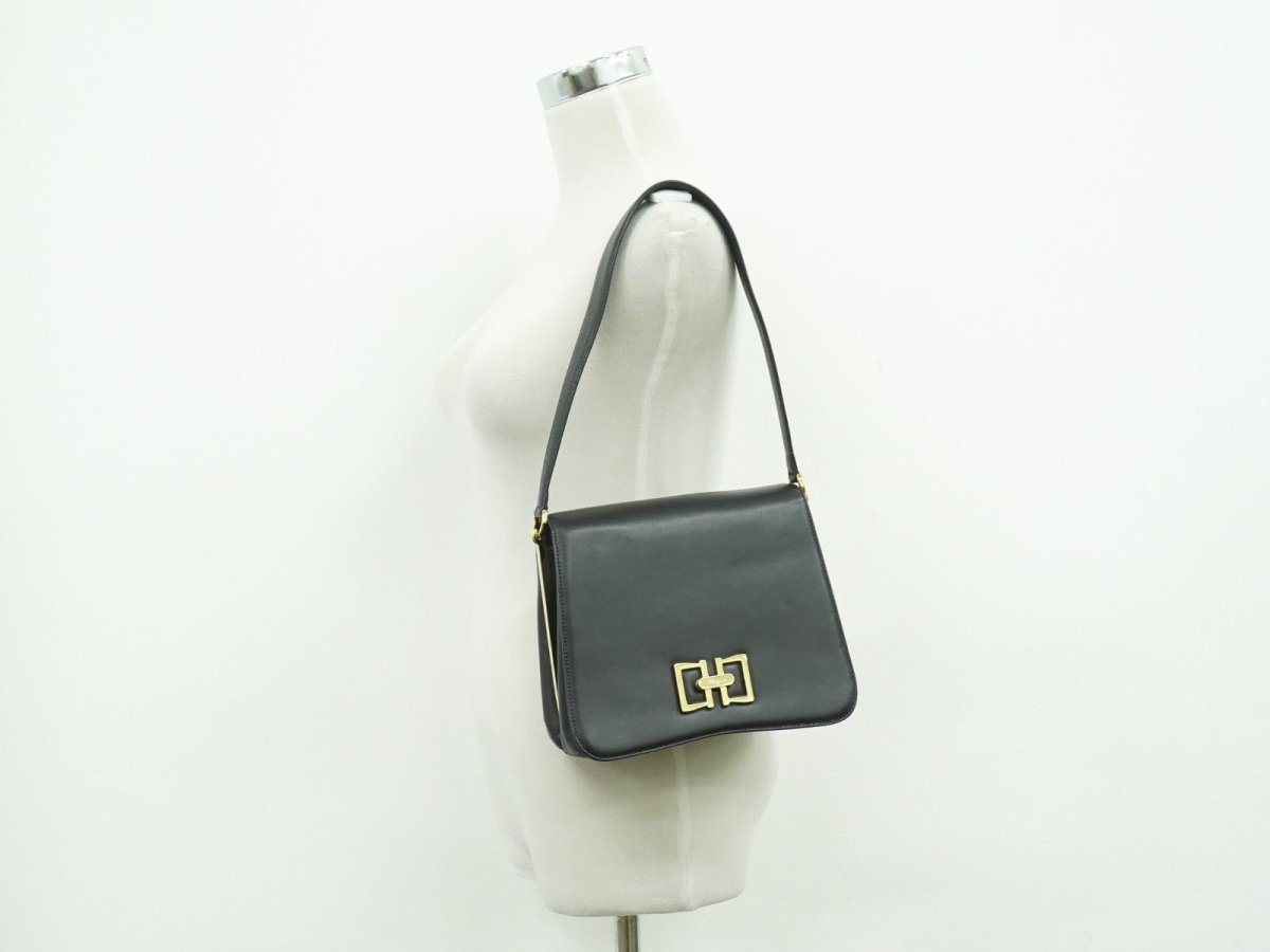 Salvatore Ferragamo Vintage Shoulder Bag - Brandsamsara