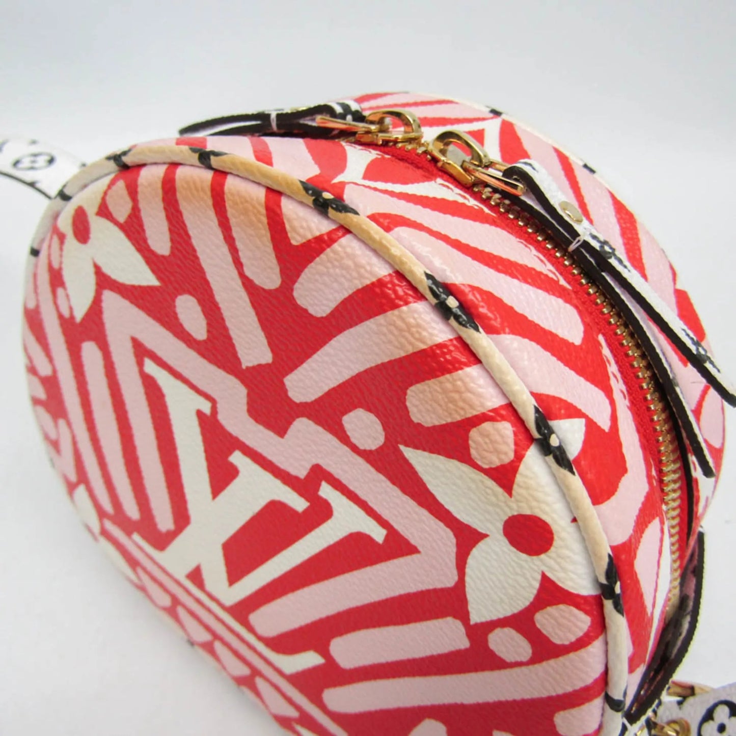 Louis Vuitton Boite Chapeau Souple Limited Edition Crafty Monogram Giant, White, PVC, Shoulder Bag