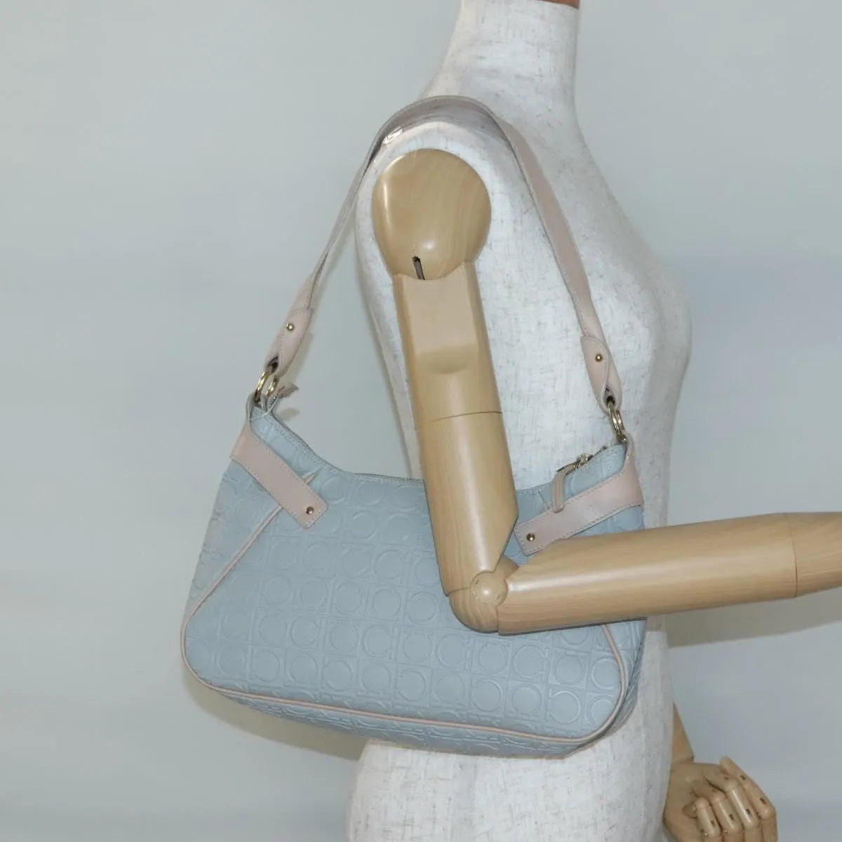 Salvatore Ferragamo Gancini Leather, Gray, Leather, Shoulder Bag