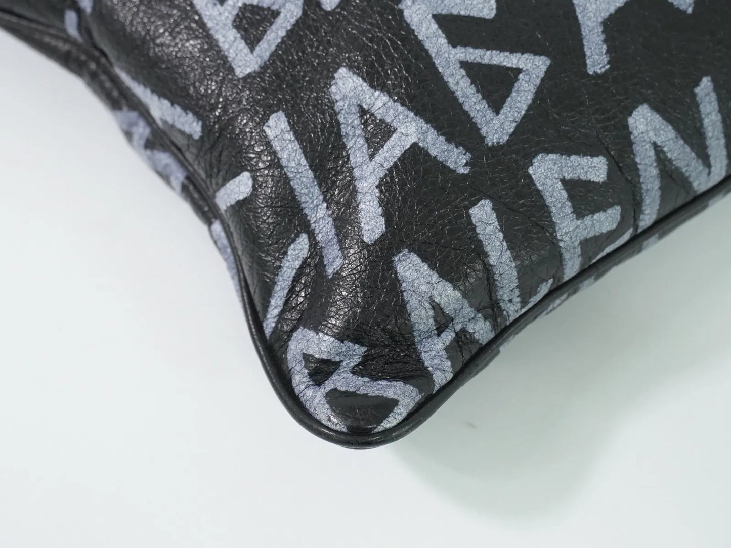 Balenciaga Graffiti Leather, Black, Leather, Clutch