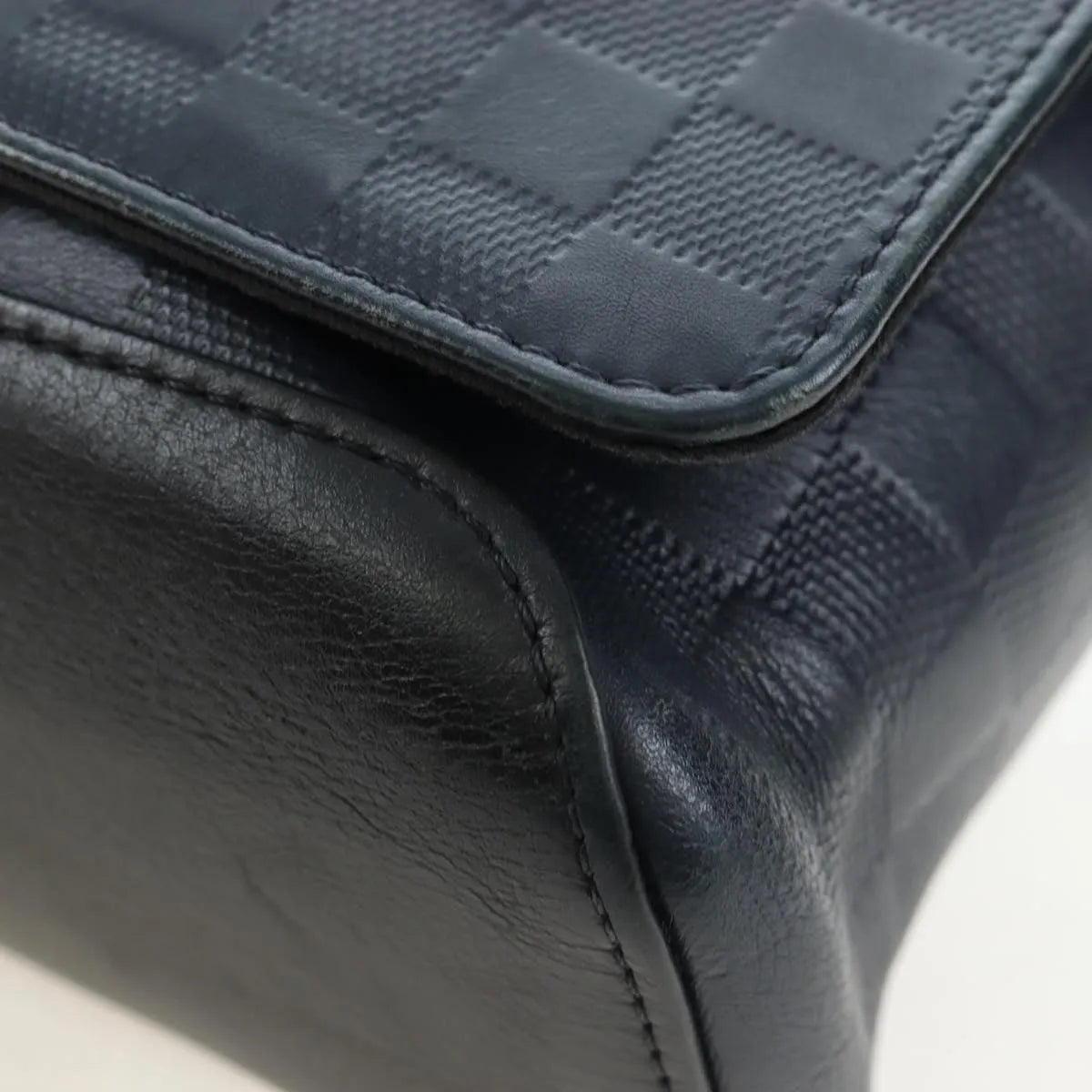Louis Vuitton District Messenger Damier Infini Leather, Black, Leather, Shoulder Bag