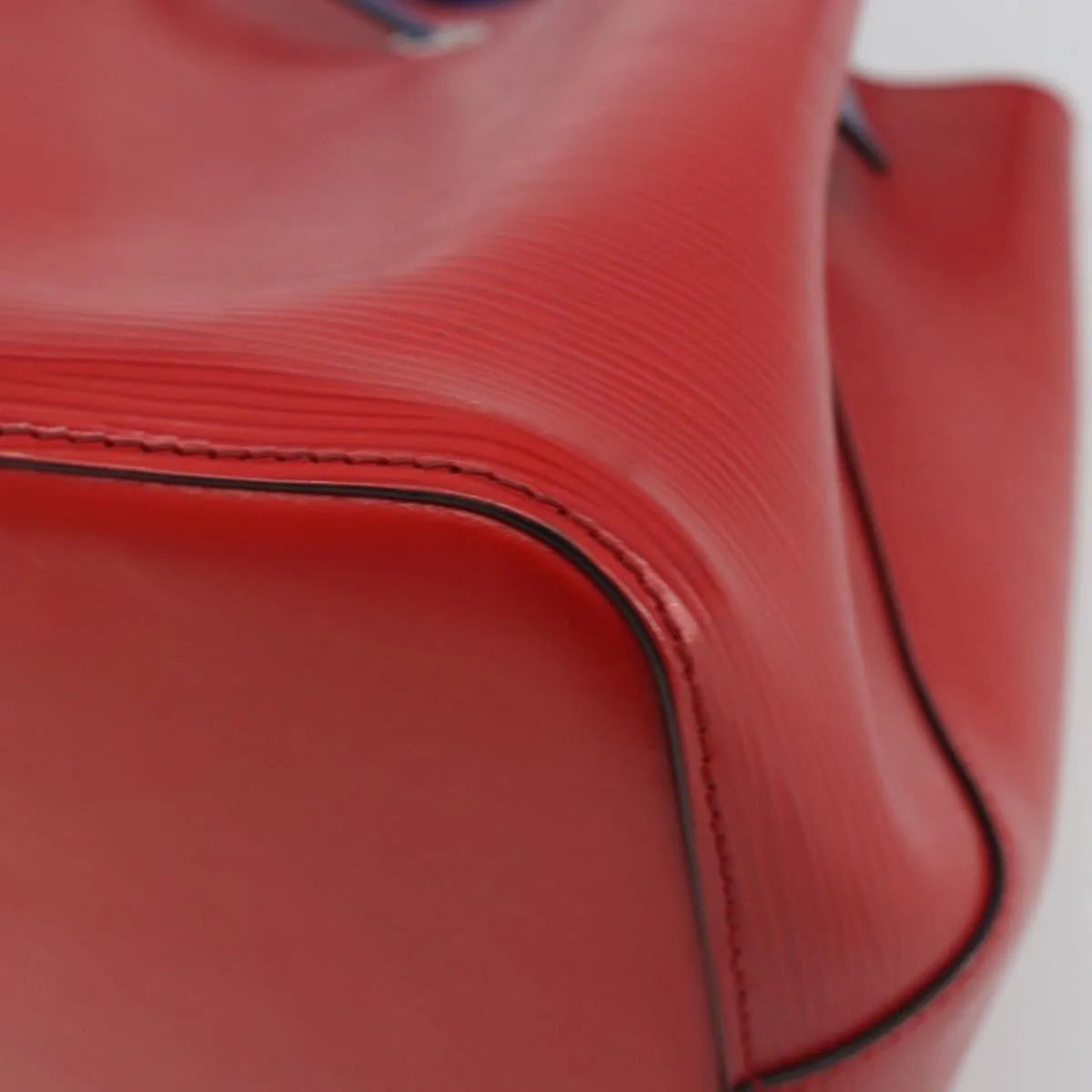 Louis Vuitton NeoNoe Epi Leather, Red, Leather, Handbag