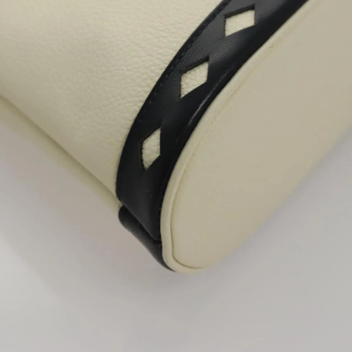 Saint Laurent Vintage Leather, White, Leather, Handbag