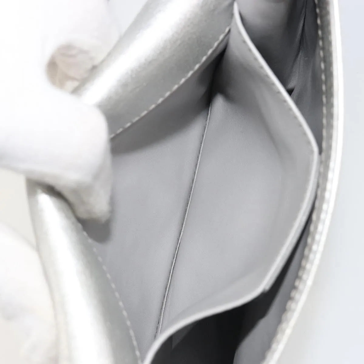 Salvatore Ferragamo Vara Chain Flap Leather, Silver, Leather, Shoulder Bag
