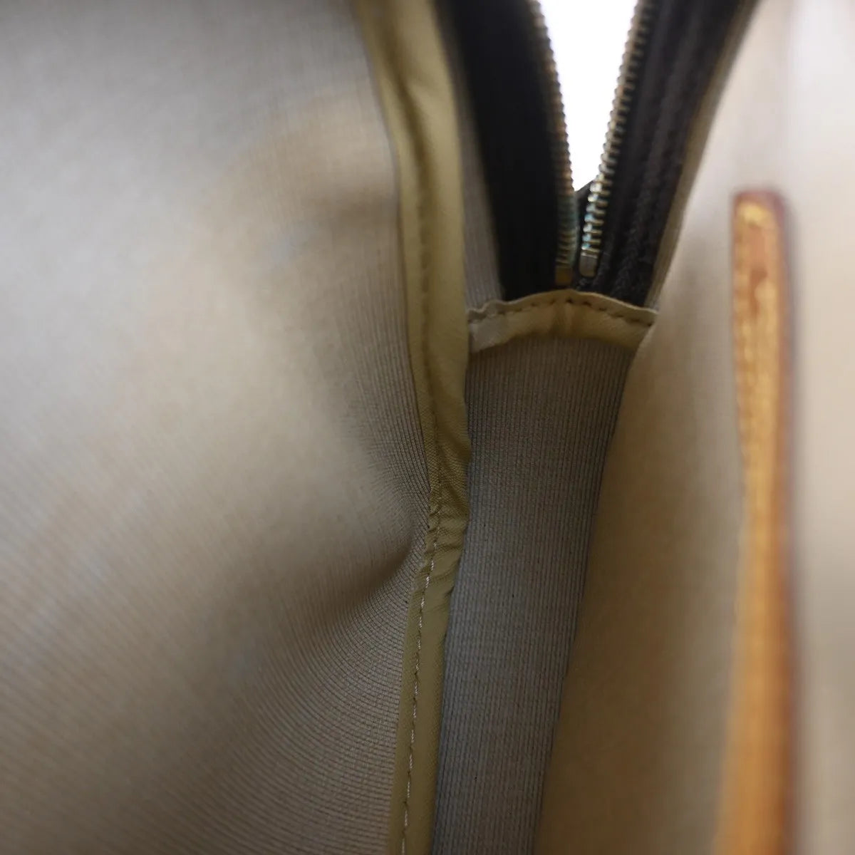 Louis Vuitton Reporter Monogram Canvas, Brown, Canvas, Shoulder Bag