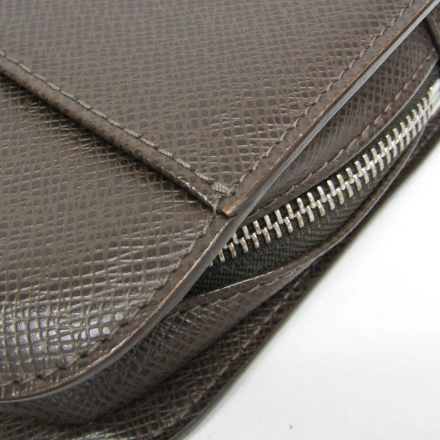 Louis Vuitton Pochette Baikal Clutch Taiga Leather, Gray, Leather, Clutch