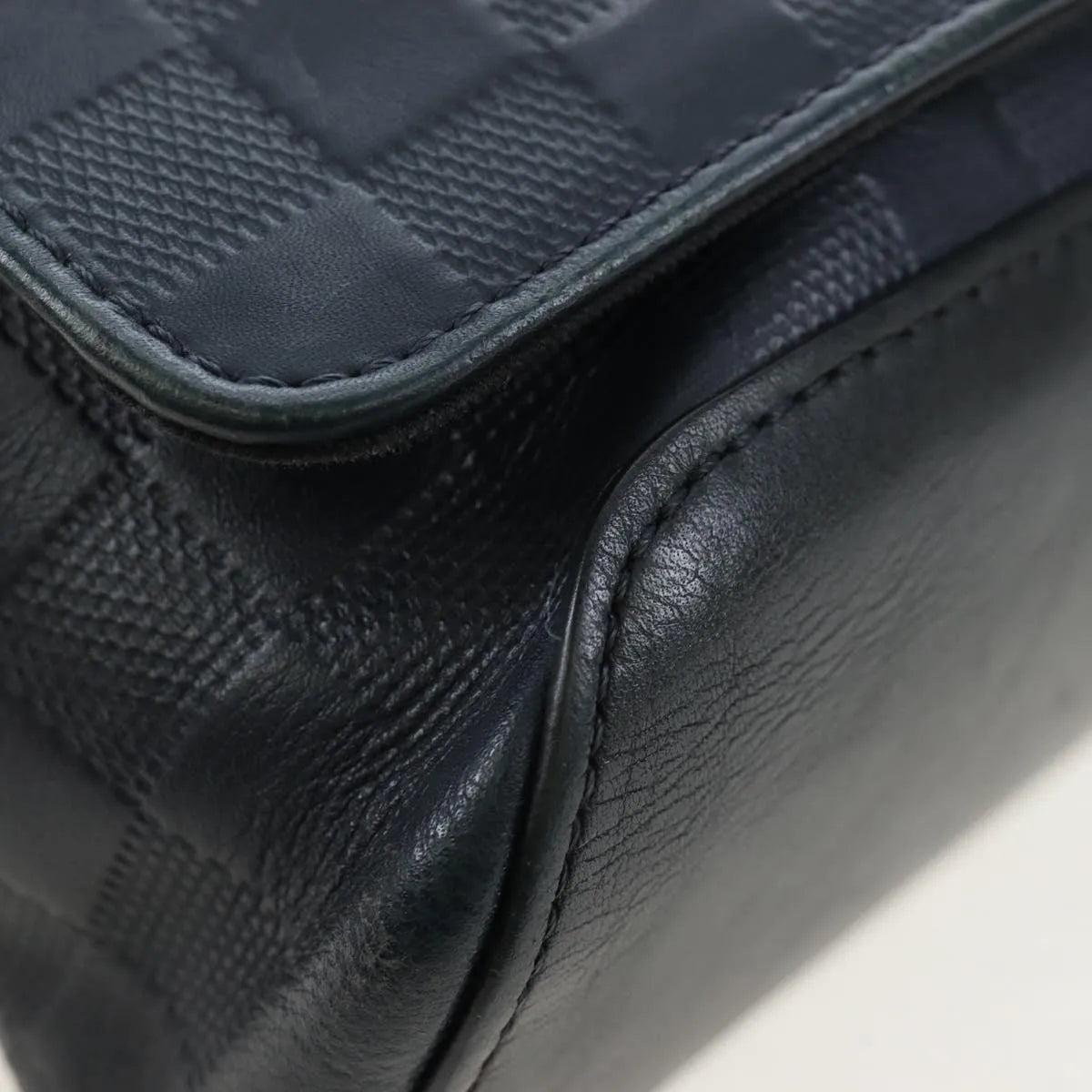 Louis Vuitton District Messenger Damier Infini Leather, Black, Leather, Shoulder Bag