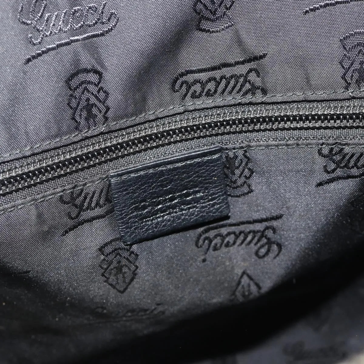 Gucci Front Zip Messenger Guccissima Leather, Black, Leather, Shoulder Bag