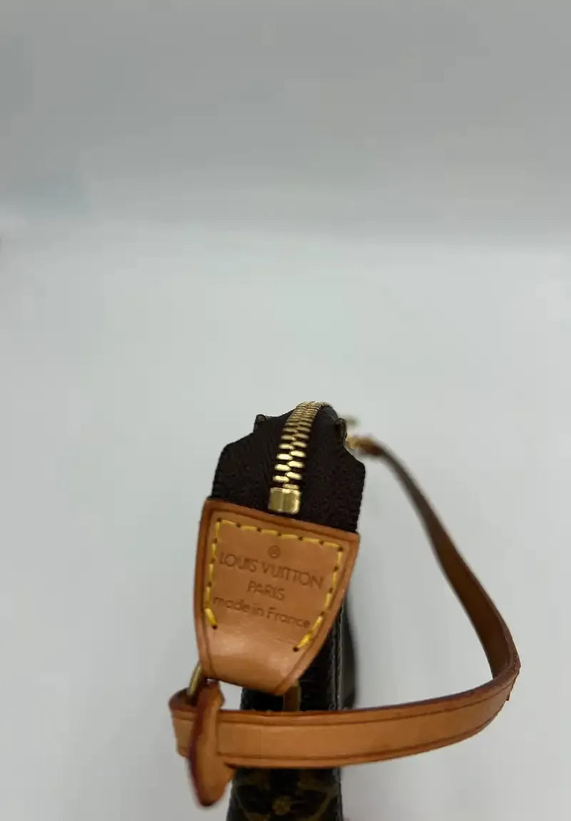 Louis Vuitton Louis Vuitton Monogramme Pochette Monogramme Canvas, Brown, Canvas, Clutch