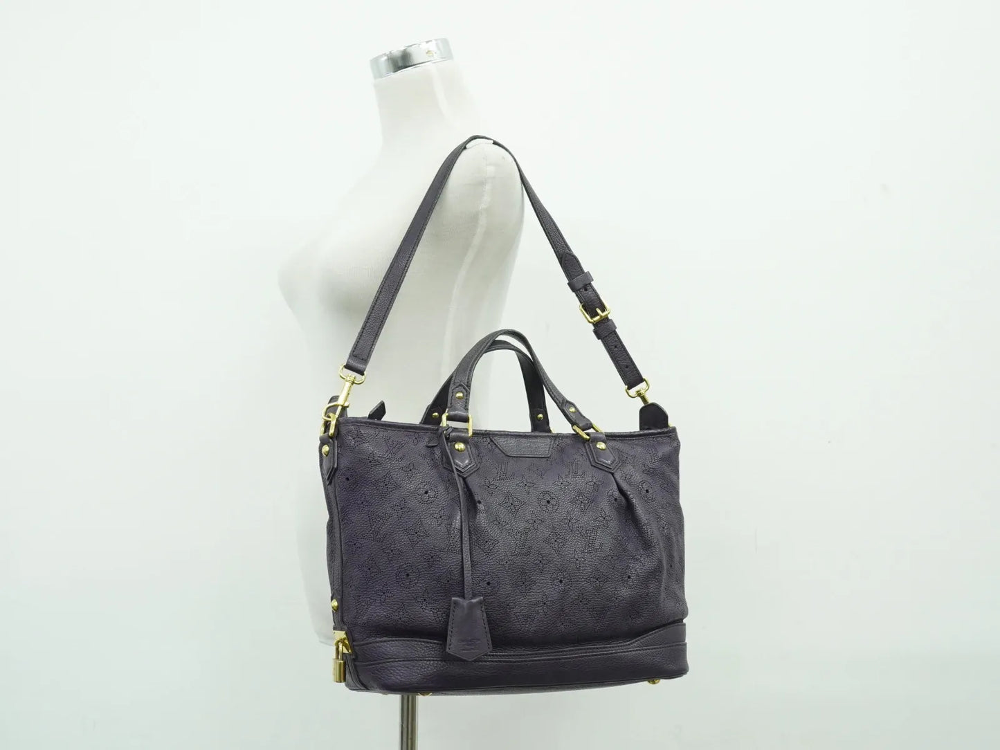 Louis Vuitton Stellar Mahina Leather, Purple, Leather, Handbag