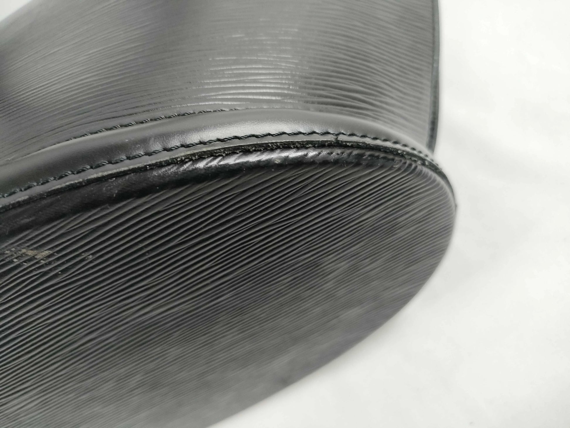 Louis Vuitton Saint Jacques Epi Leather, Black, Leather, Shoulder Bag