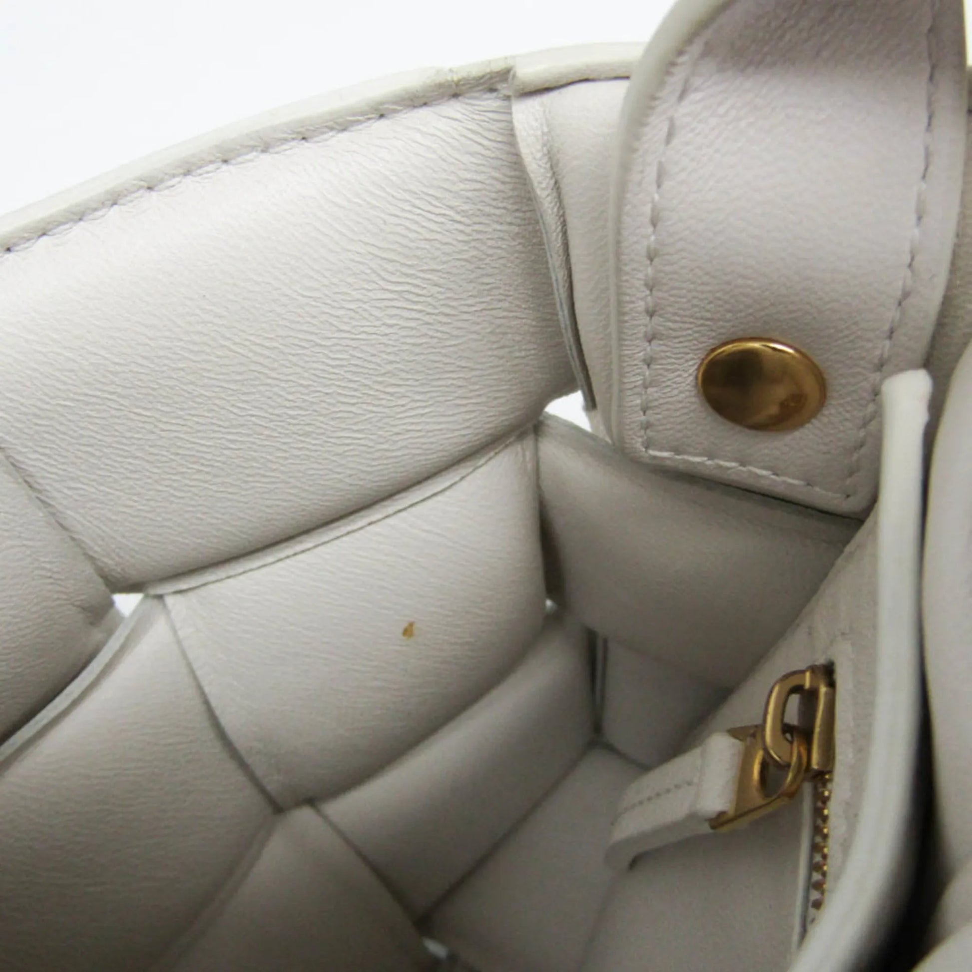 Bottega Veneta Cassette Chain Padded Maxi Intrecciato Leather, White, Leather, Shoulder Bag