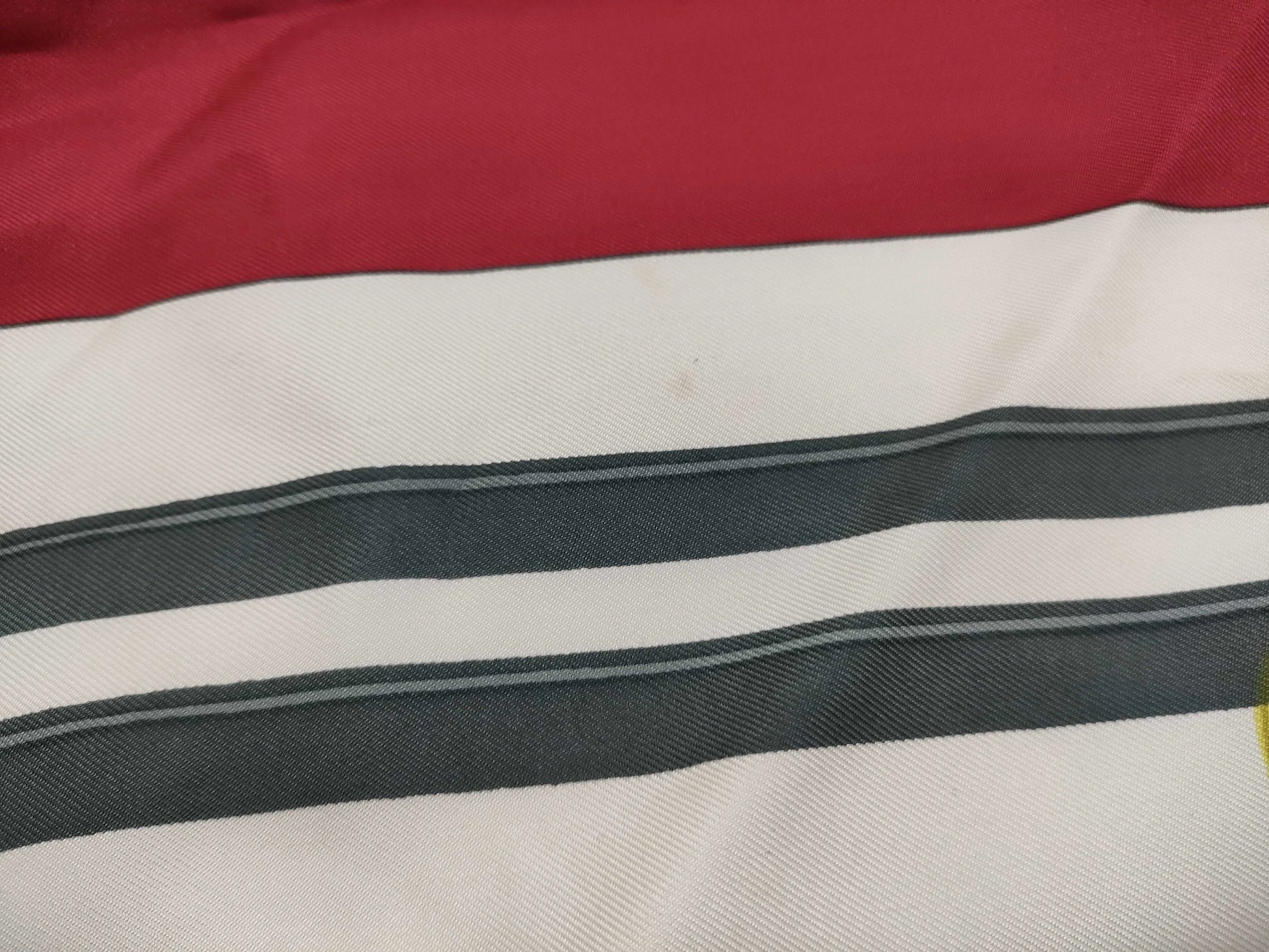 Hermes Carré 90 Silk multicolor, Multicolour, Silk, Scarf