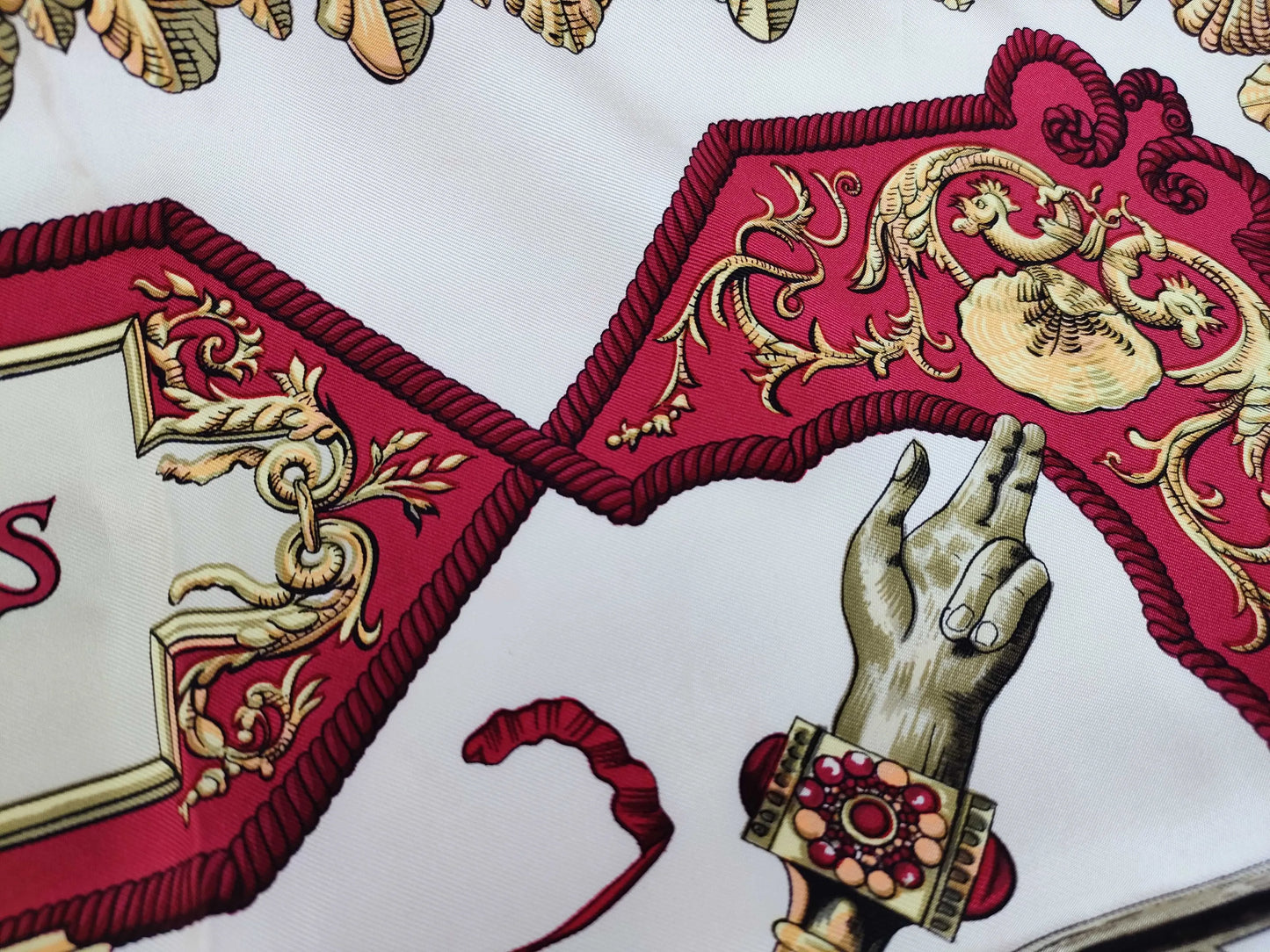 Hermes Carré 90 Silk multicolor, Multicolour, Silk, Scarf