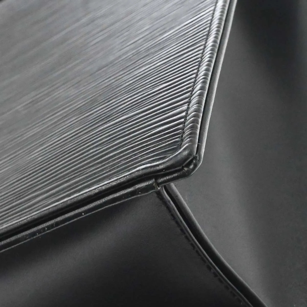 Louis Vuitton Ombre Epi Leather, Black, Leather, Handbag