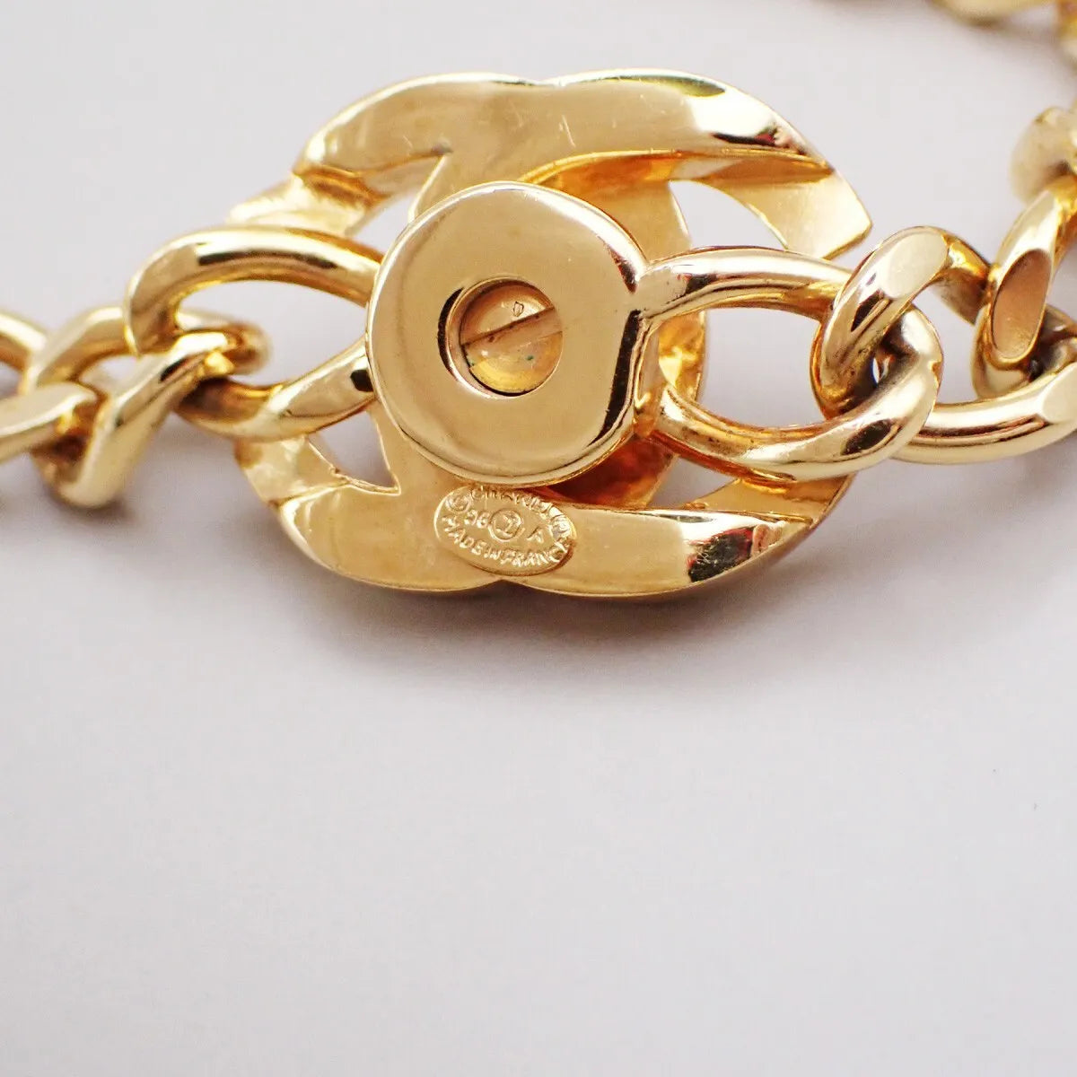 Chanel Vintage Turnlock Reissue Chain Metal, Gold, Gold Plated, Bag