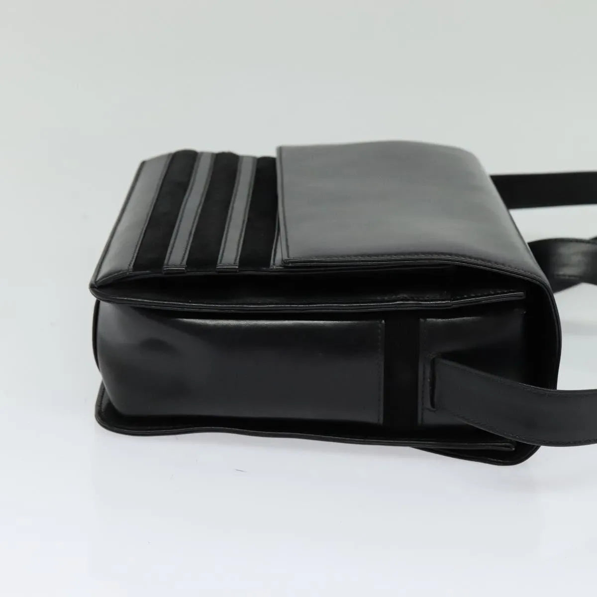 Gucci Vintage Flat Messenger Nylon and Leather, Black, Leather, Shoulder Bag