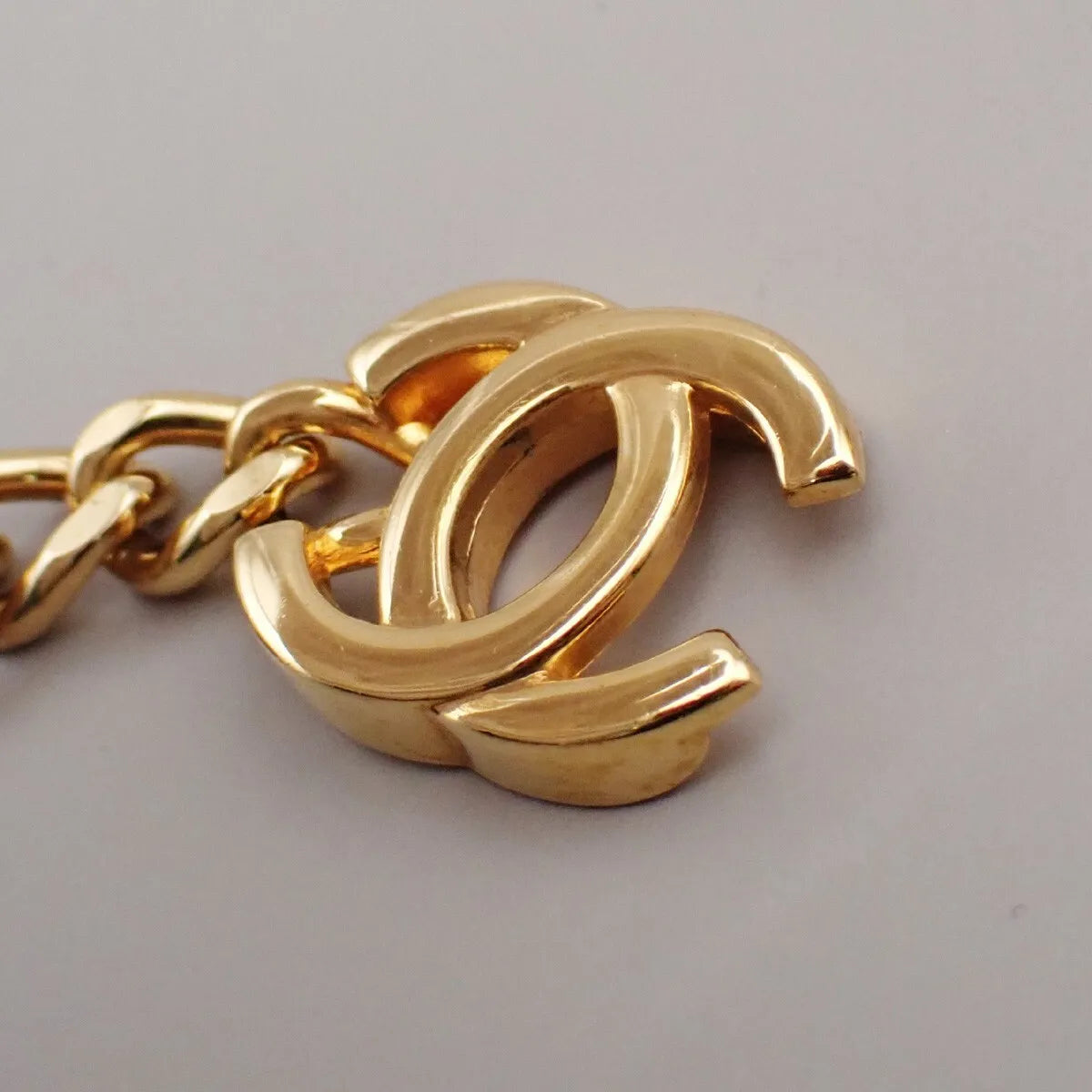 Chanel Vintage Turnlock Reissue Chain Metal, Gold, Gold Plated, Bag