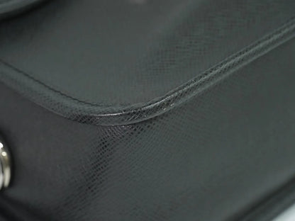 Louis Vuitton Alexei Messenger Taiga Leather, Black, Leather, Shoulder Bag