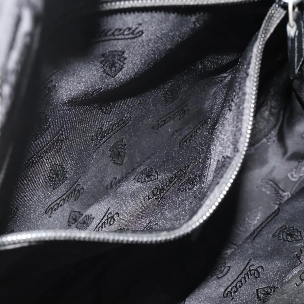 Gucci Front Zip Messenger Guccissima Leather, Black, Leather, Shoulder Bag