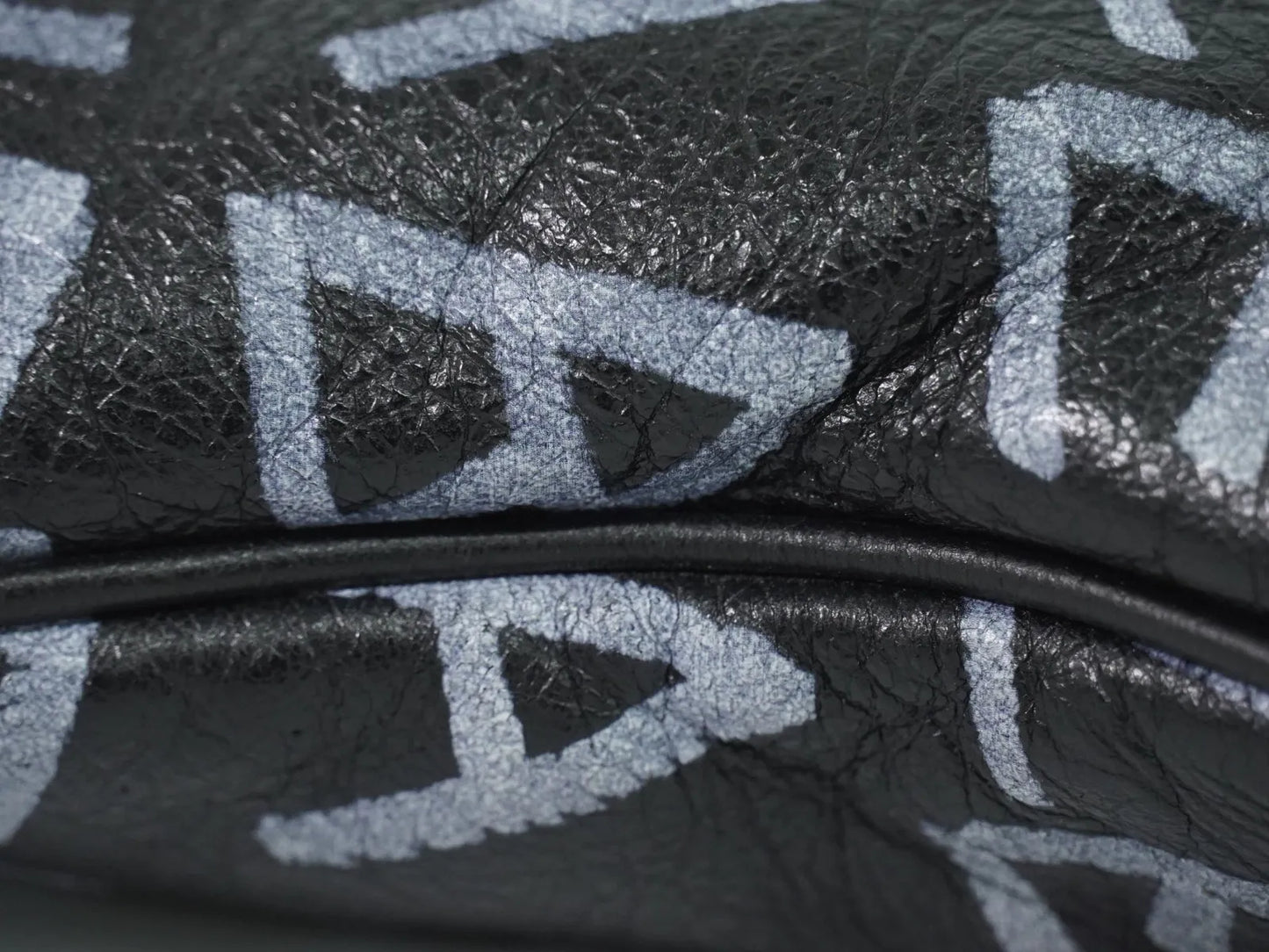 Balenciaga Graffiti Leather, Black, Leather, Clutch