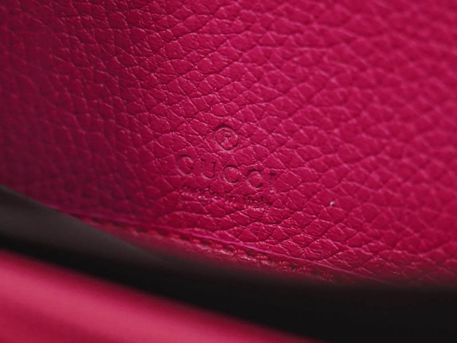 Gucci Vintage Logo Zip Around Leather, Pink, Leather, Wallet