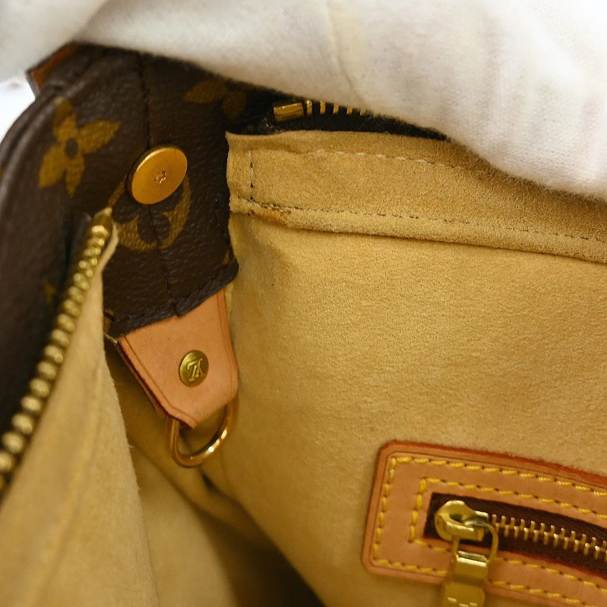 Louis Vuitton Monogram Looping Monogram Canvas, Brown, Canvas, Shoulder Bag
