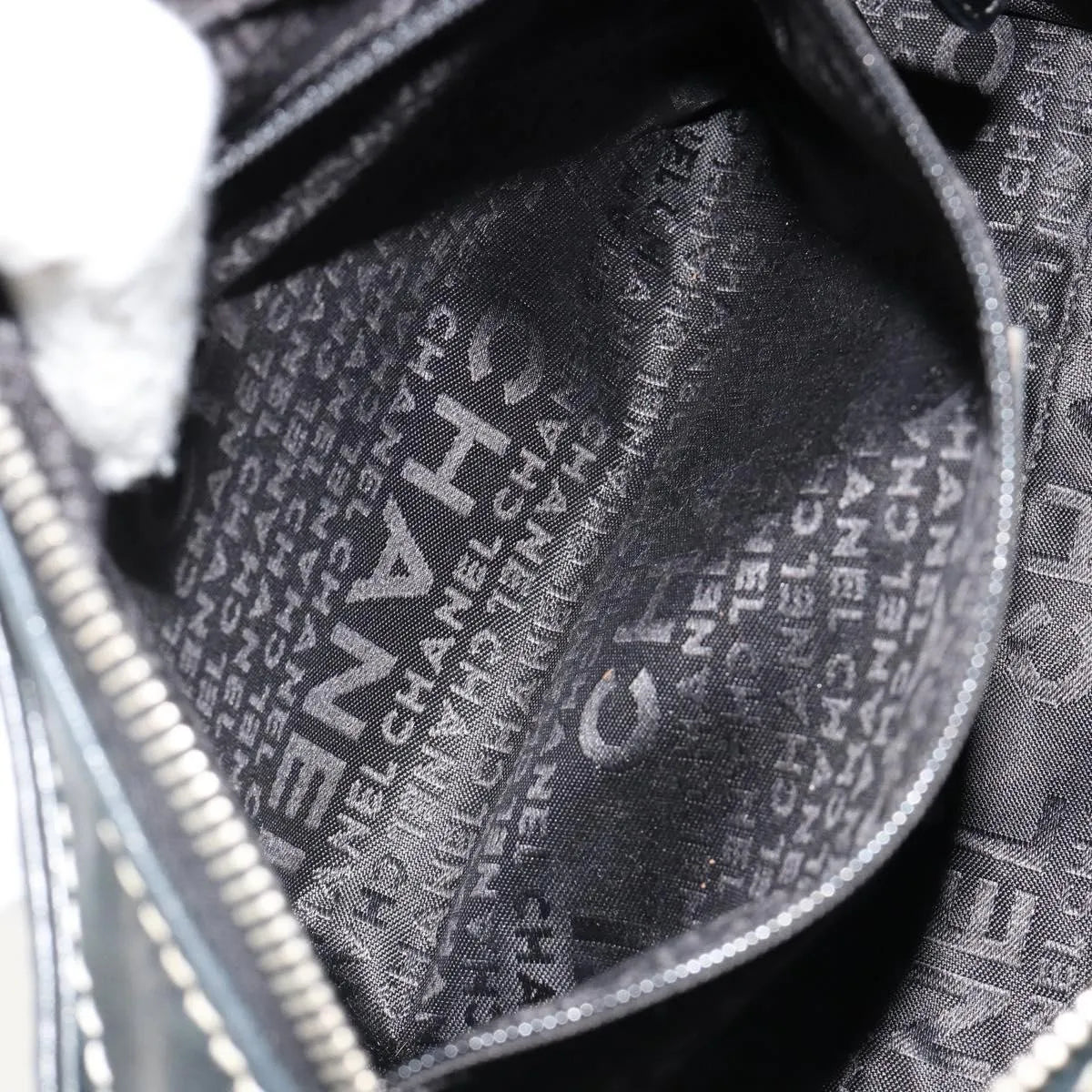 Chanel CC Shoulder Bag Leather, Black, Leather, Handbag