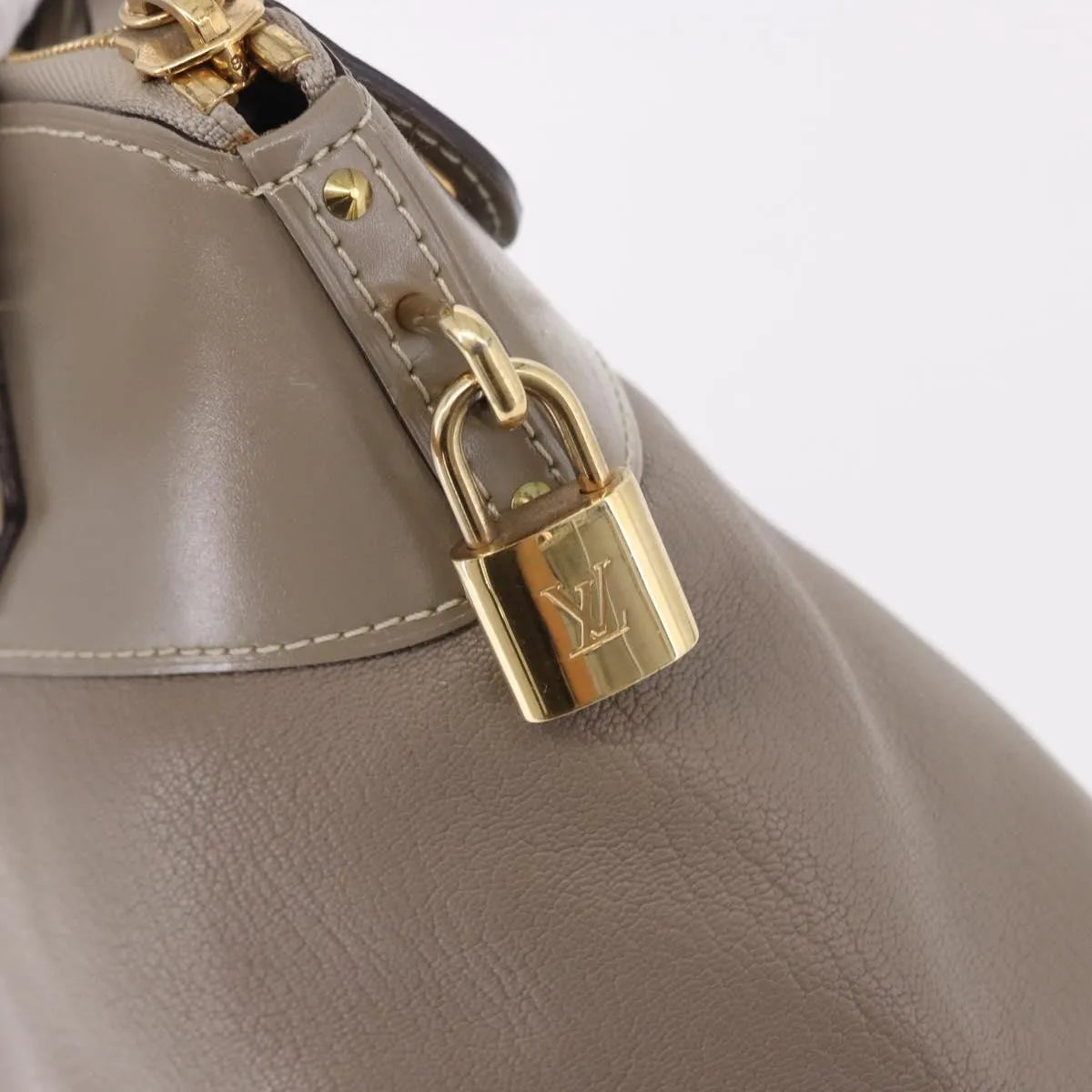 Louis Vuitton Suhali Lockit Leather, Gray, Leather, Handbag