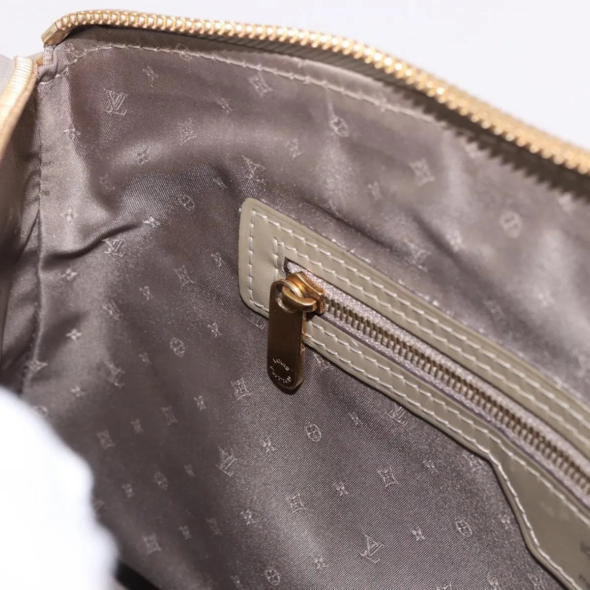 Louis Vuitton Suhali Lockit Leather, Gray, Leather, Handbag