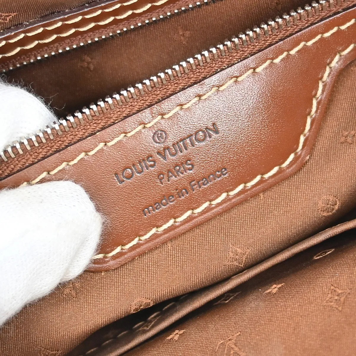 Louis Vuitton Suhali Lockit Leather, Brown, Leather, Handbag