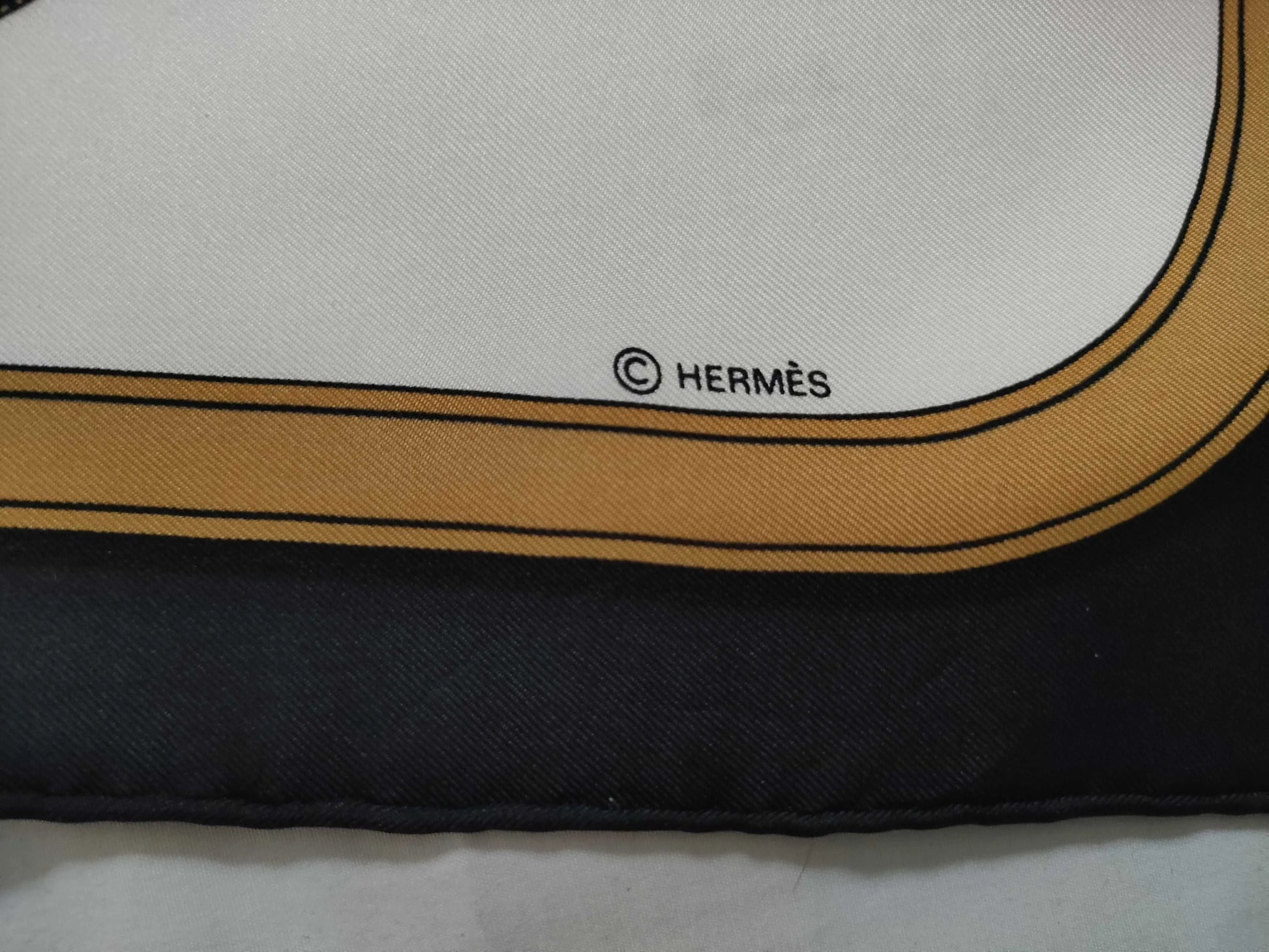 Hermes Carré 90 Silk multicolor, Multicolour, Silk, Scarf