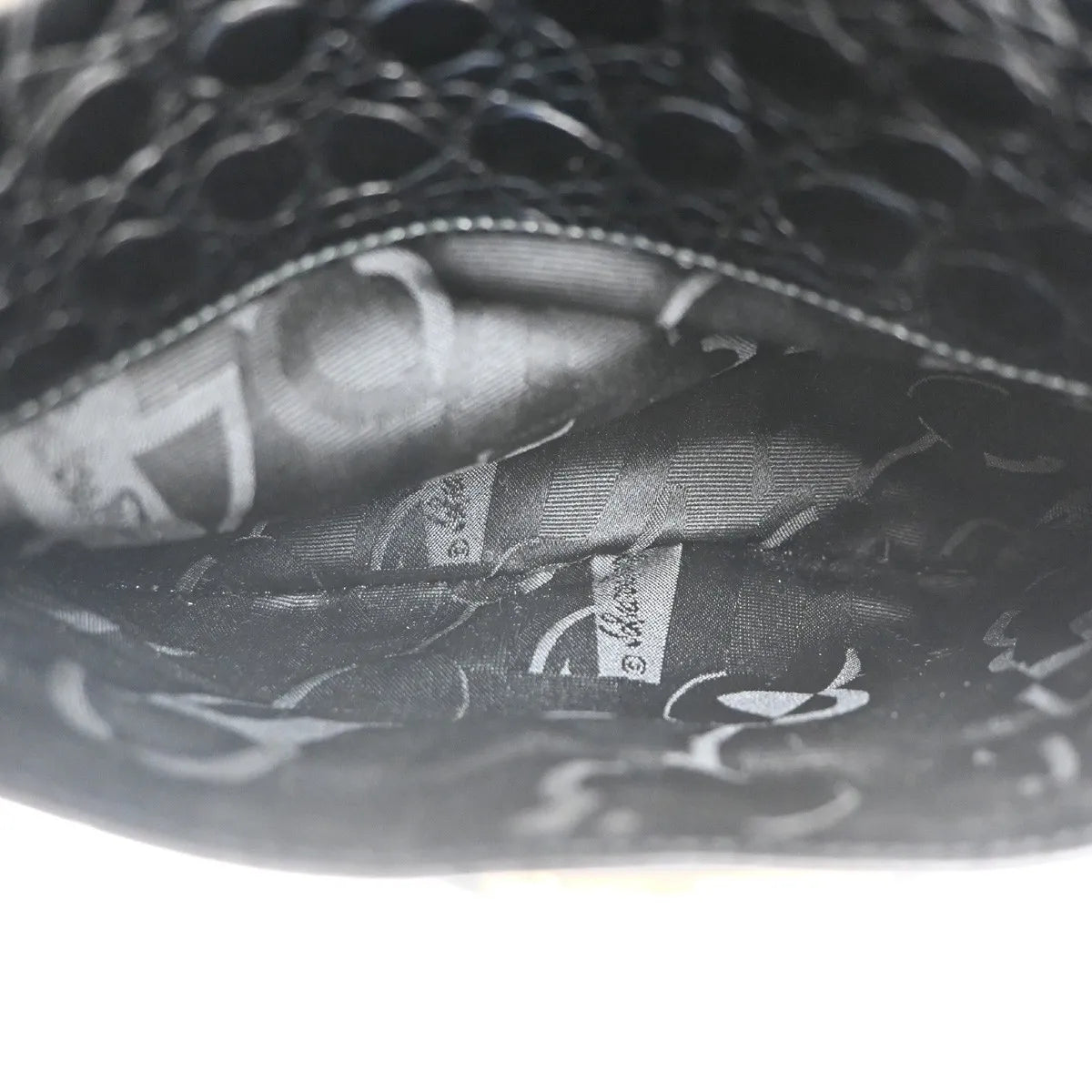 Salvatore Ferragamo Vara Leather, Black, Leather, Shoulder Bag