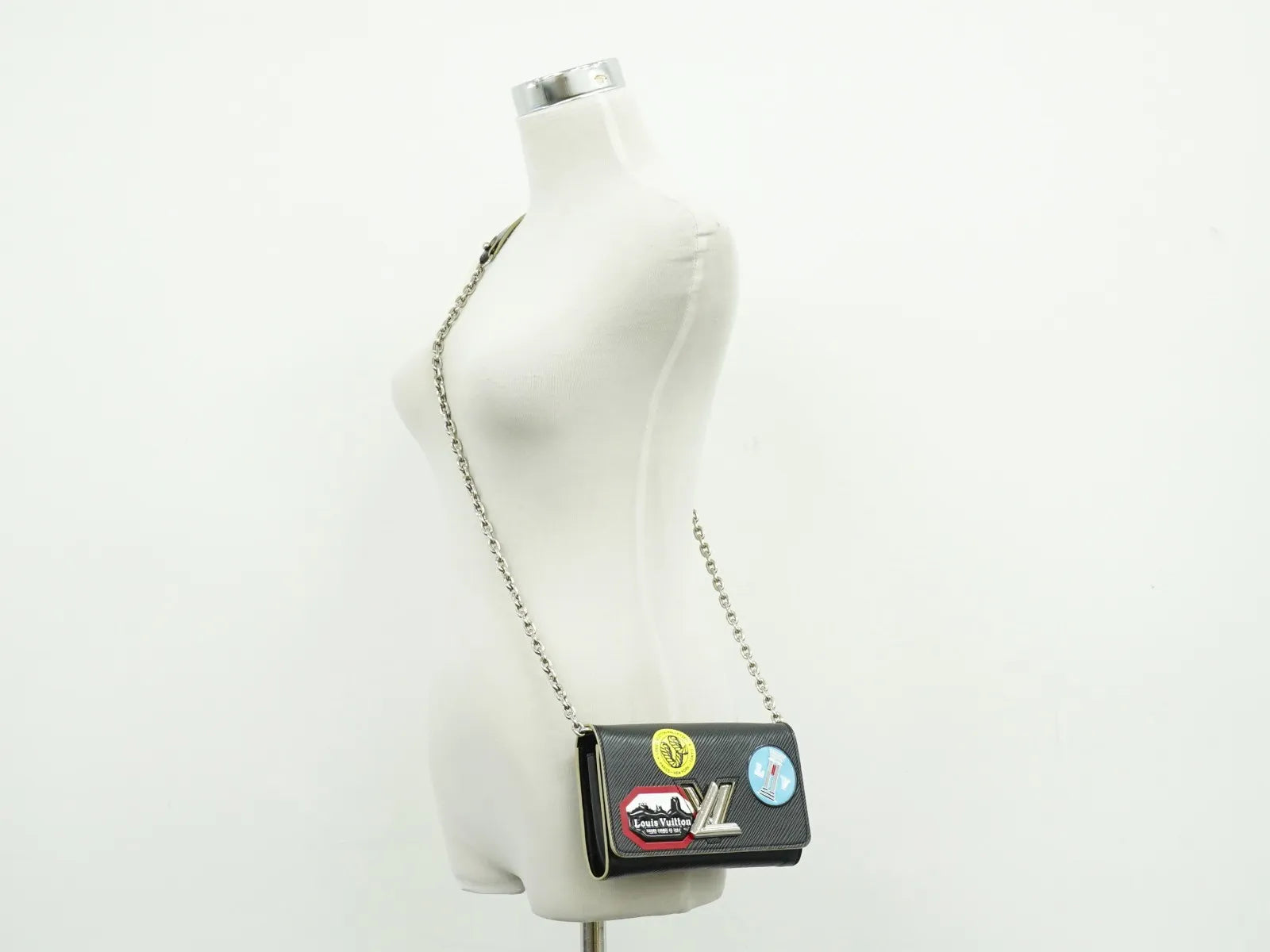 Louis Vuitton Twist Chain Limited Edition World Tour Epi Leather, Black, Leather, Shoulder Bag