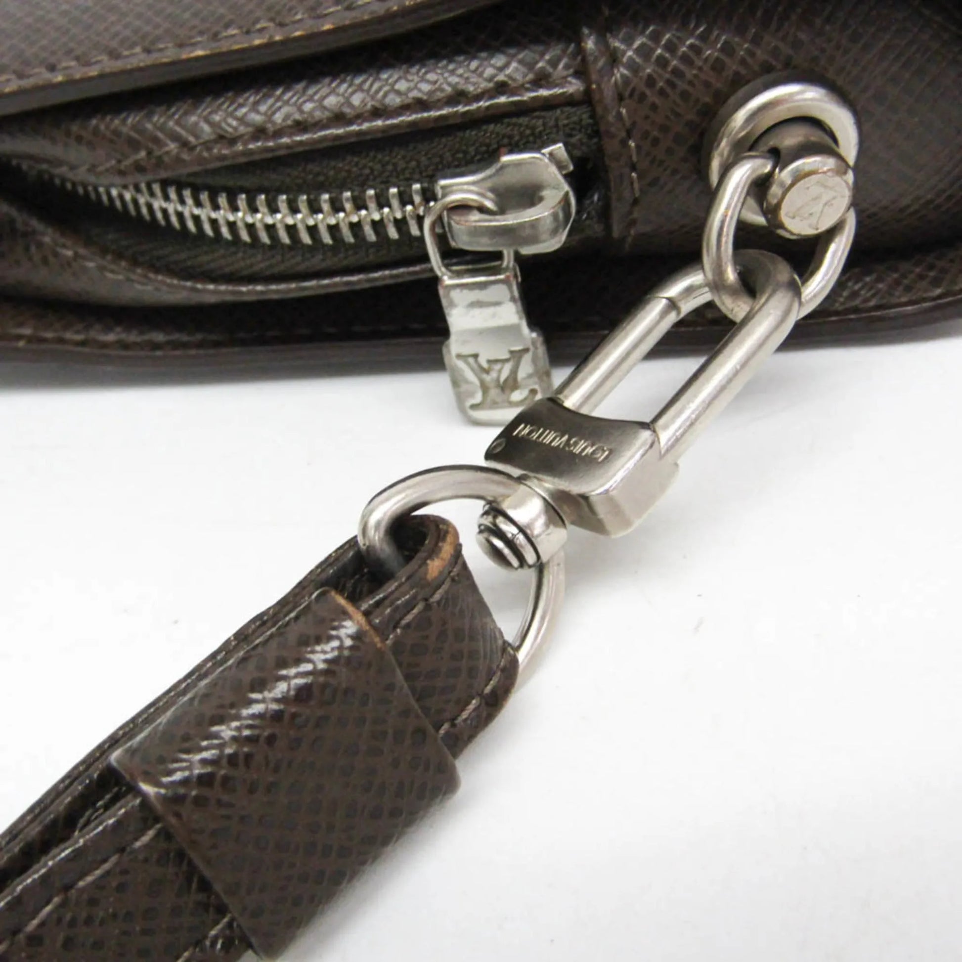 Louis Vuitton Pochette Baikal Clutch Taiga Leather, Gray, Leather, Clutch