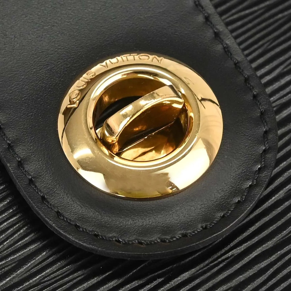 Louis Vuitton Cluny Leather, Black, Leather, Shoulder Bag