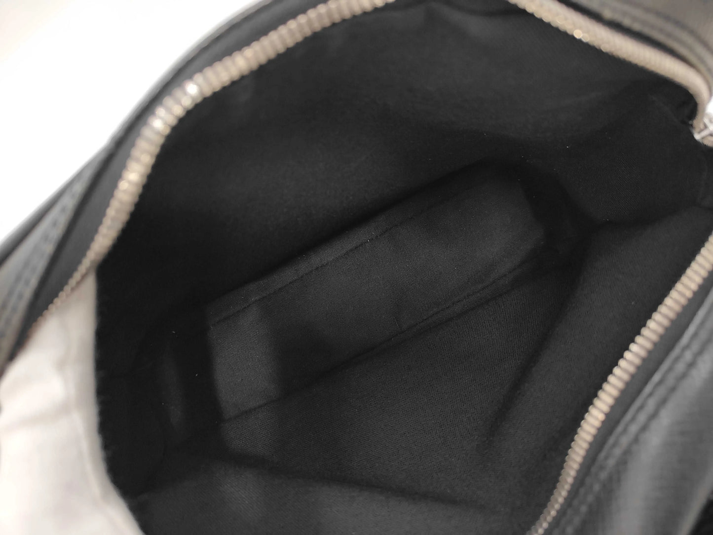 Louis Vuitton Reporter Taiga Leather, Brown, Canvas, Shoulder Bag