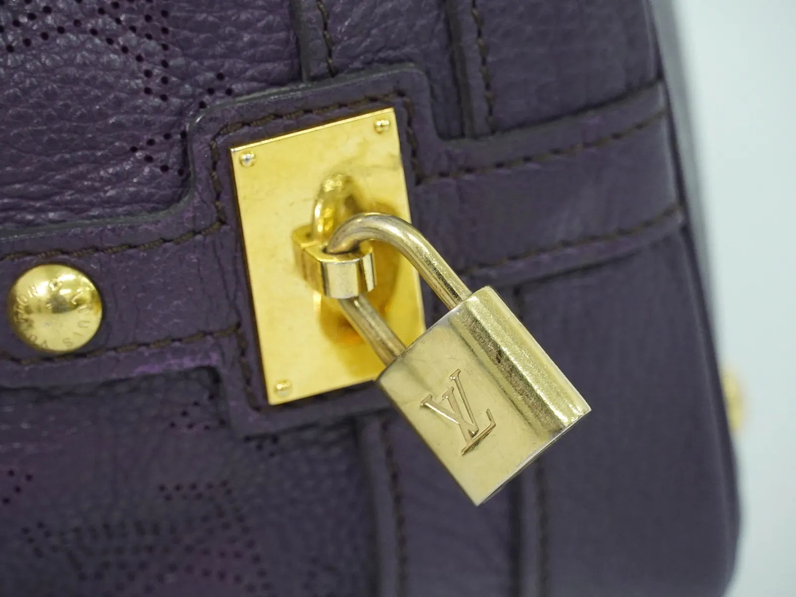 Louis Vuitton Stellar Mahina Leather, Purple, Leather, Handbag