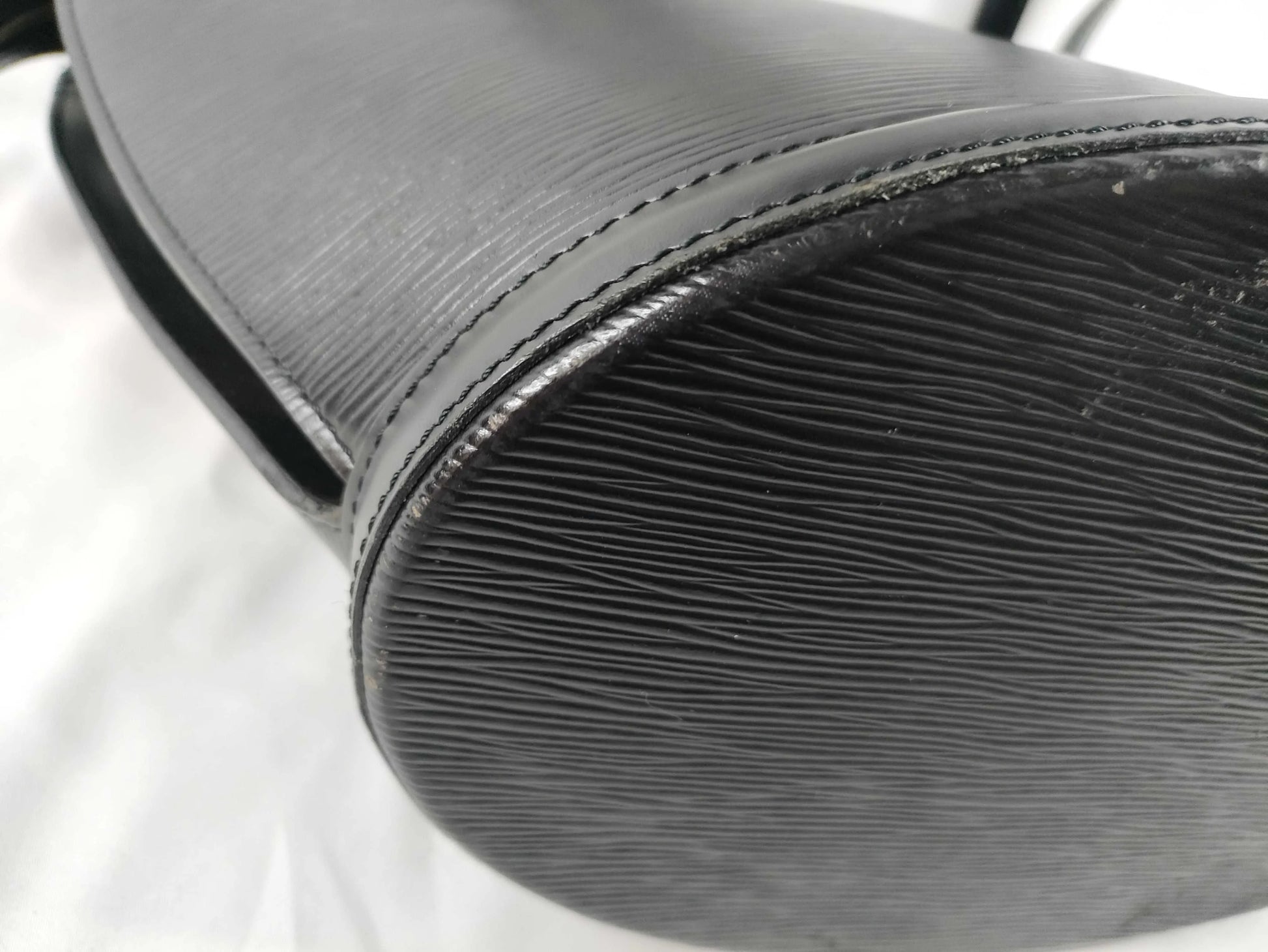 Louis Vuitton Saint Jacques Epi Leather, Black, Leather, Shoulder Bag