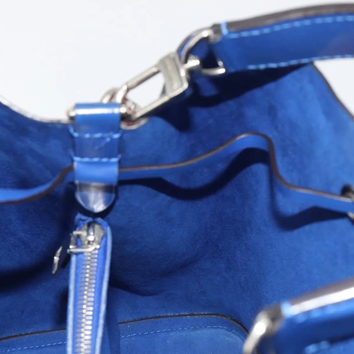 Louis Vuitton NeoNoe Epi Leather, Red, Leather, Handbag