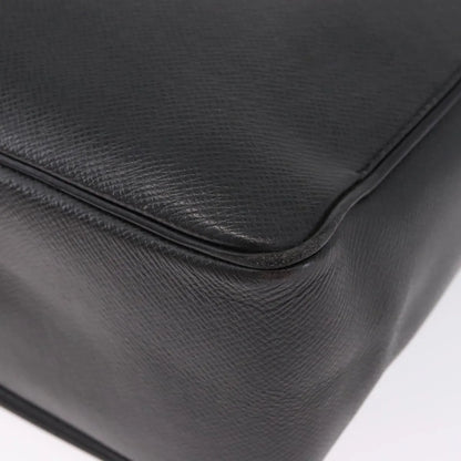 Louis Vuitton Yaranga Messenger Taiga Leather, Black, Leather, Shoulder Bag