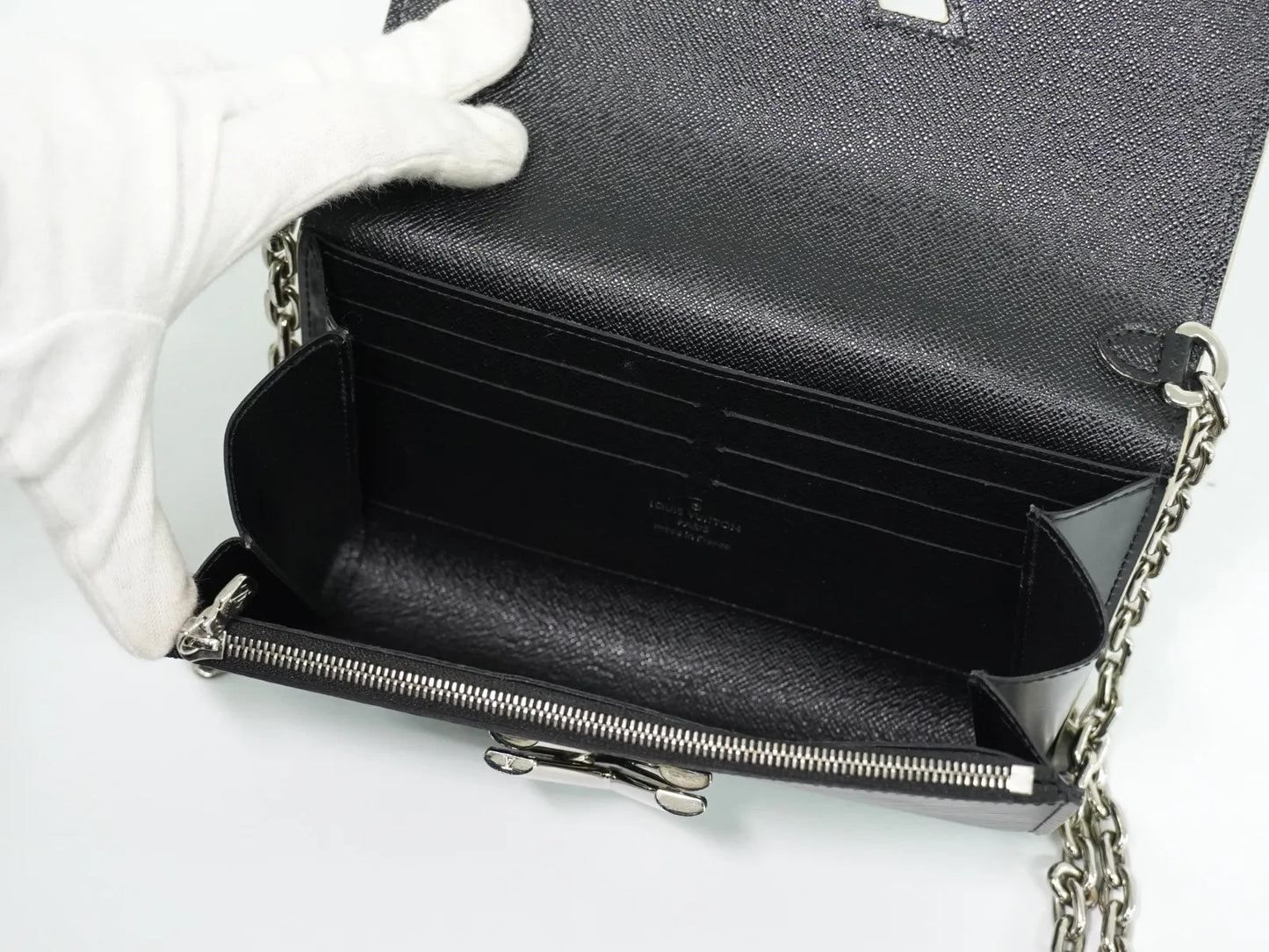 Louis Vuitton Twist Chain Limited Edition World Tour Epi Leather, Black, Leather, Shoulder Bag