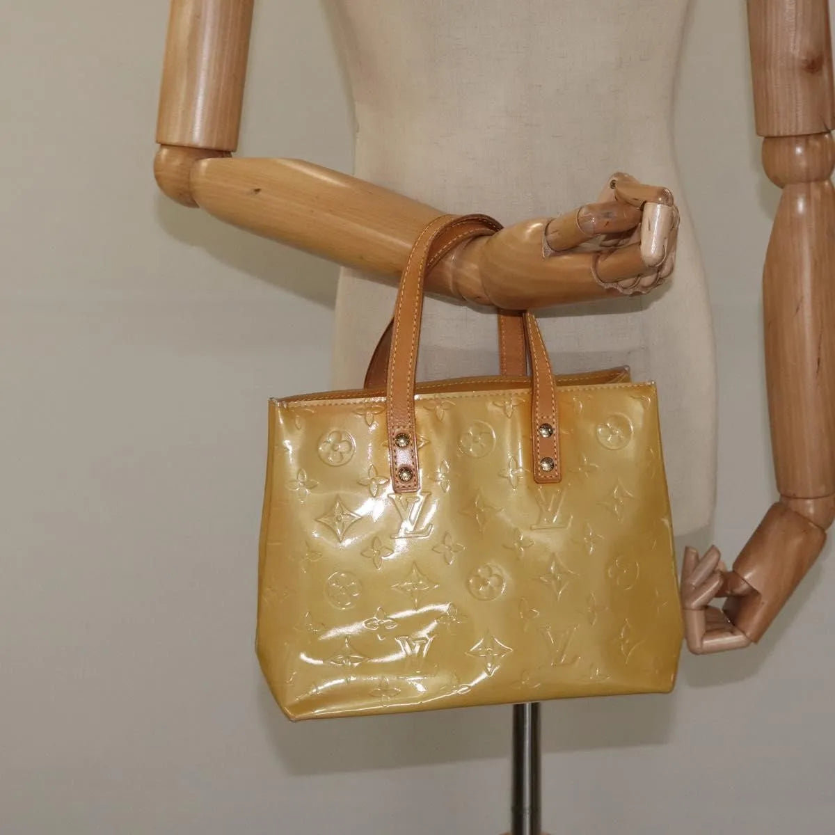 Louis Vuitton Reade Monogram Vernis, Beige, Patent Leather, Handbag