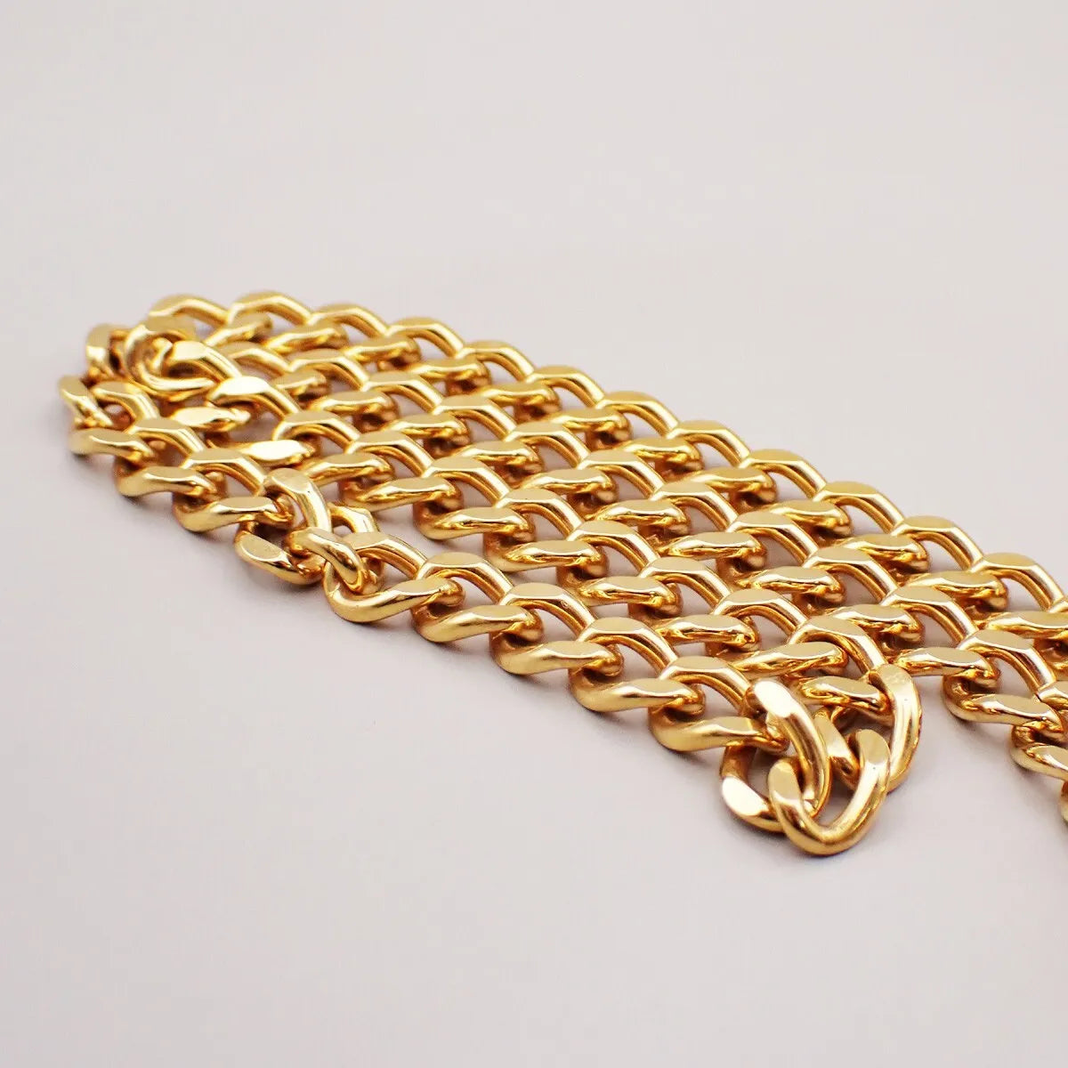 Chanel Vintage Turnlock Reissue Chain Metal, Gold, Gold Plated, Bag