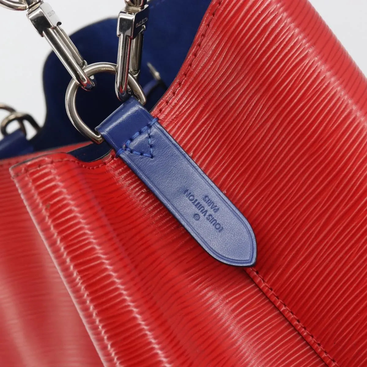 Louis Vuitton NeoNoe Epi Leather, Red, Leather, Handbag